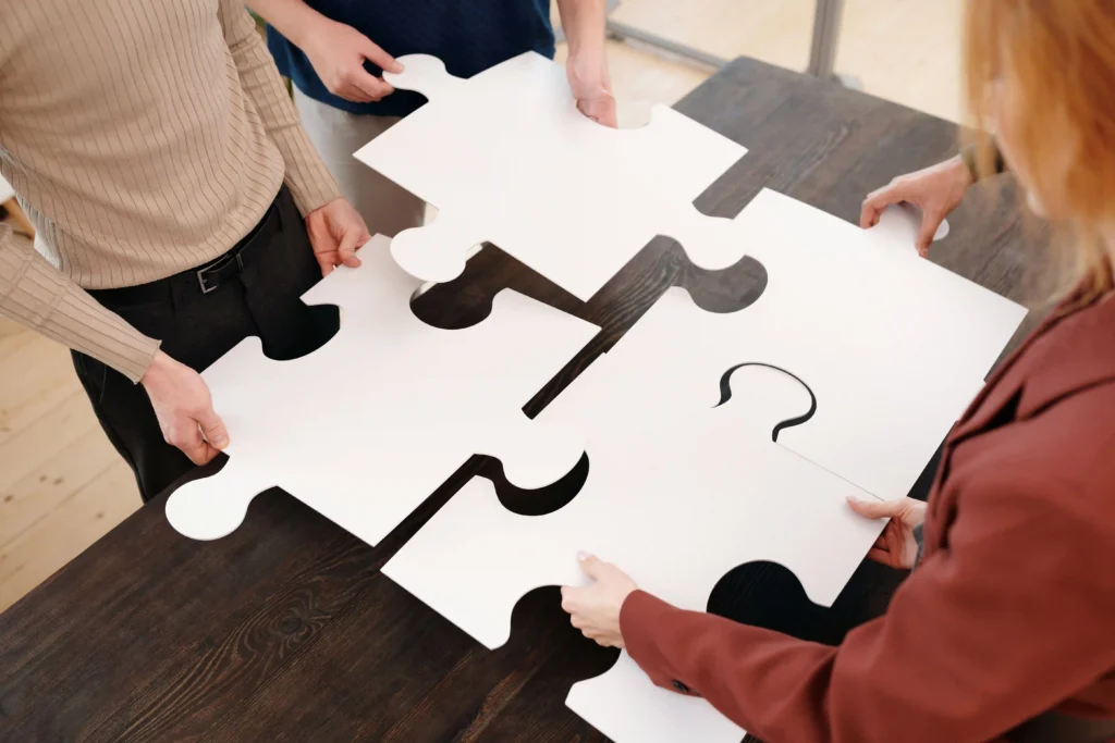 Team building empresarial escape room — actividad de resolución de problemas en equipo de MentalWork